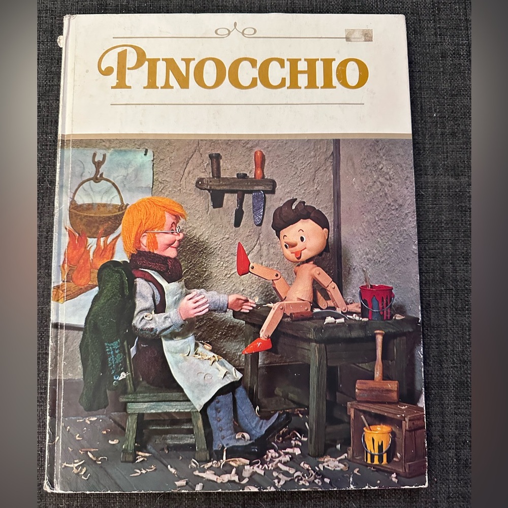 Pinocchio Pictures by Izawa & Hijikata. Illustrations Copyright 1971